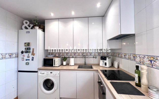 Resale - Apartment - Estepona - Estepona Centro