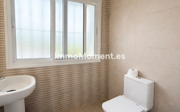 Resale - Country house - Inland  - Coín