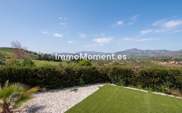 Resale - Country house - Inland  - Coín