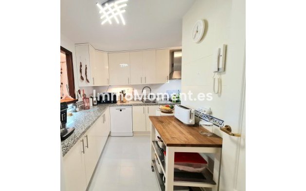 Resale - Apartment - Manilva - La Duquesa