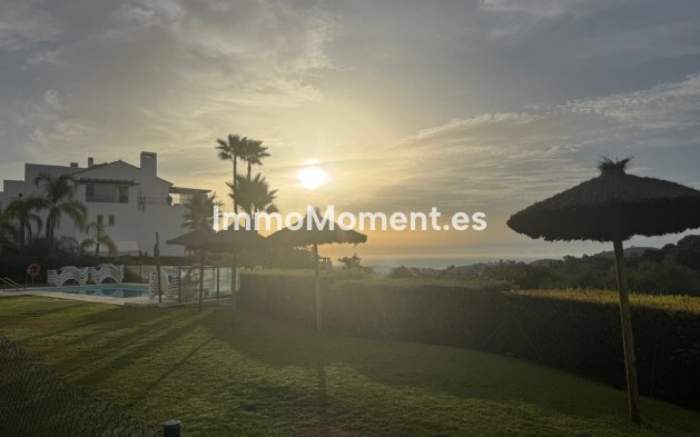 Resale - Apartment - Marbella - La Mairena