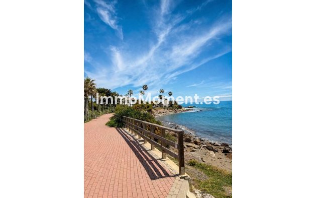 Resale - Apartment - Estepona - Estepona Centro