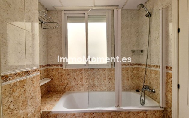 Revente - Appartement - Marbella - Nueva Andalucía