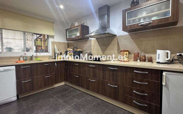 Bestaande woning - Geschakelde woning - Estepona  - Atalaya