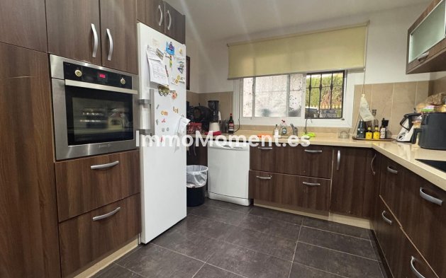 Bestaande woning - Geschakelde woning - Estepona  - Atalaya