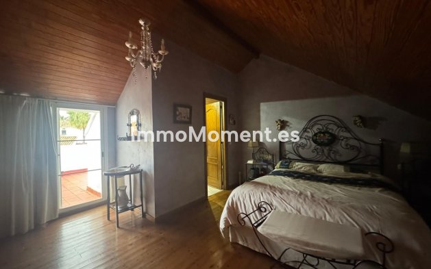 Bestaande woning - Geschakelde woning - Estepona  - Atalaya