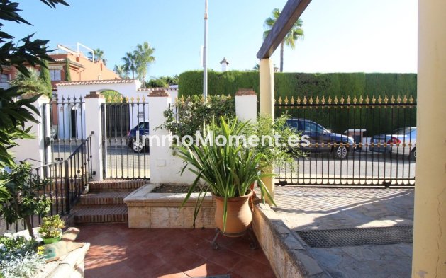 Bestaande woning - Geschakelde woning - Estepona  - Atalaya