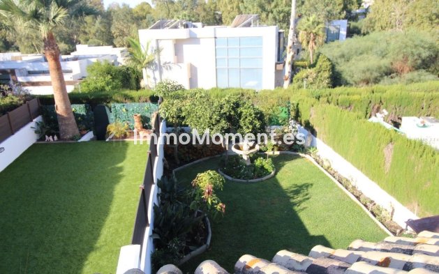 Bestaande woning - Geschakelde woning - Estepona  - Atalaya