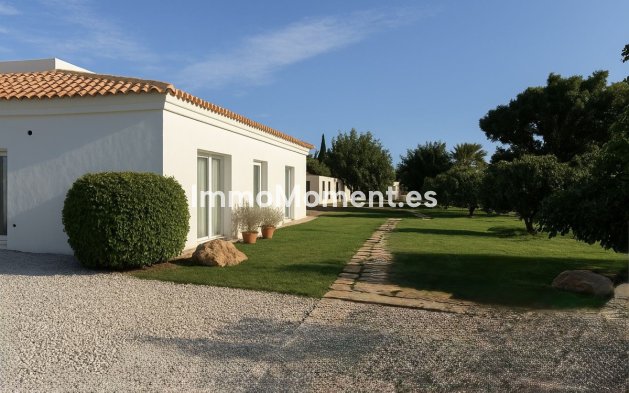 Bestaande woning - Villa - Estepona  - Estepona Centro
