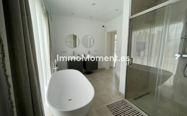 Bestaande woning - Villa - Estepona  - Estepona Centro