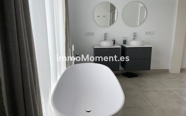 Bestaande woning - Villa - Estepona  - Estepona Centro