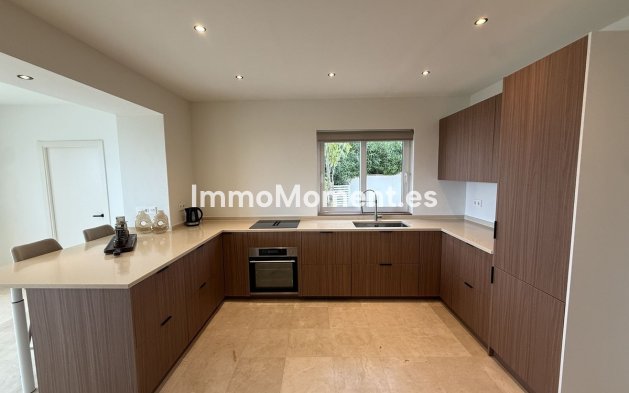 Reventa - Villa - Marbella - Guadalmina Alta