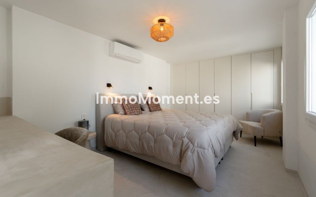 Reventa - Villa - Marbella - Guadalmina Alta