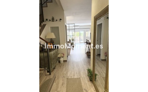 Revente - Villa - Estepona  - Selwo