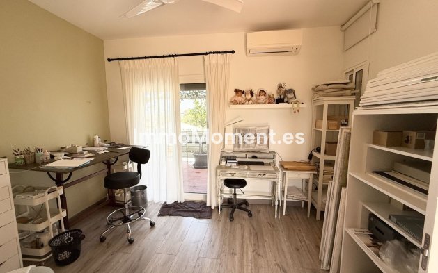 Revente - Villa - Estepona  - Selwo