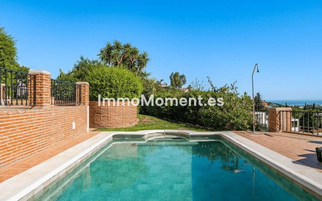 Resale - Villa - Estepona - Estepona Centro