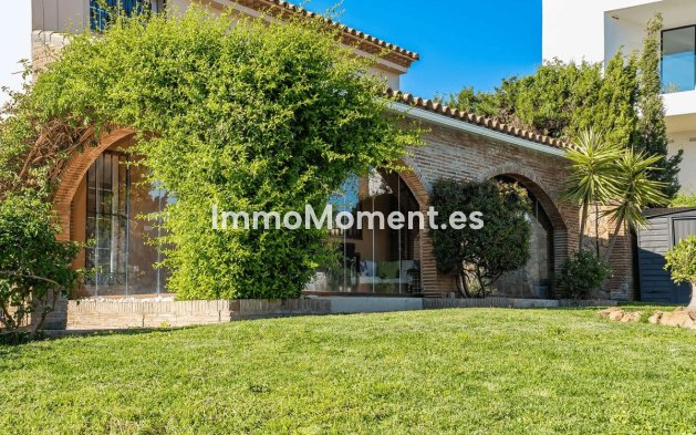 Resale - Villa - Estepona - Estepona Centro