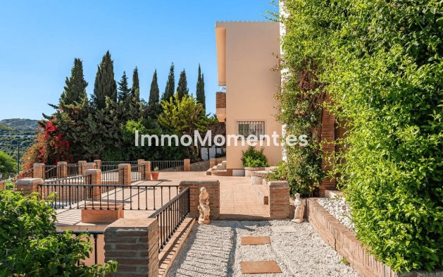 Resale - Villa - Estepona - Estepona Centro