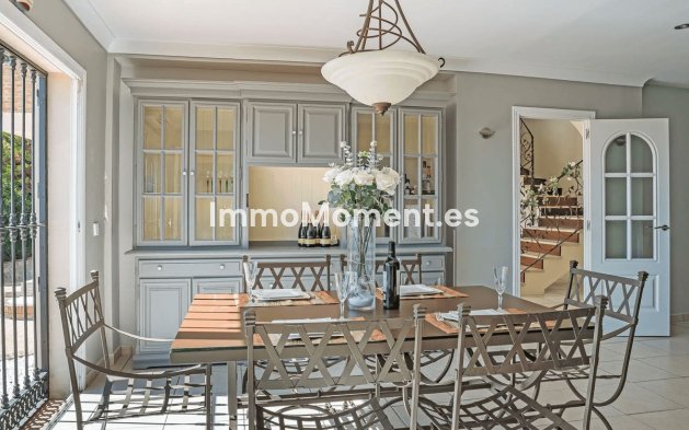 Resale - Villa - Estepona - Estepona Centro