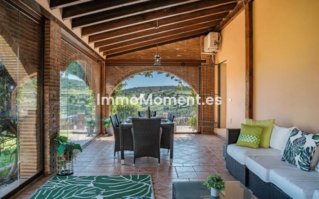 Resale - Villa - Estepona - Estepona Centro