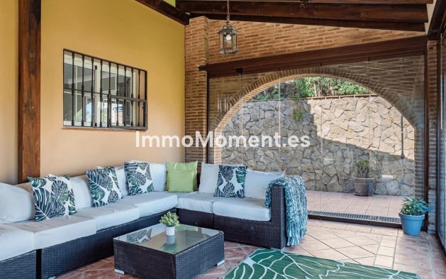 Resale - Villa - Estepona - Estepona Centro
