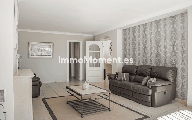 Resale - Villa - Estepona - Estepona Centro