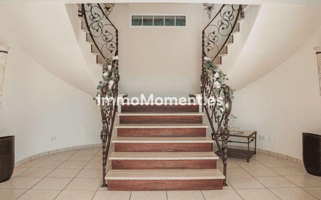 Resale - Villa - Estepona - Estepona Centro