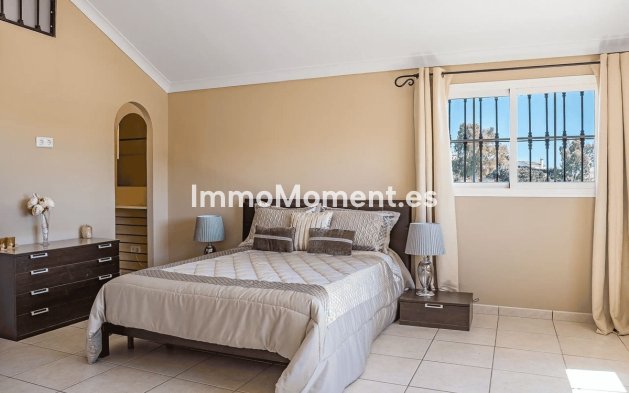 Resale - Villa - Estepona - Estepona Centro