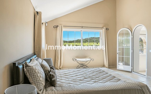 Resale - Villa - Estepona - Estepona Centro
