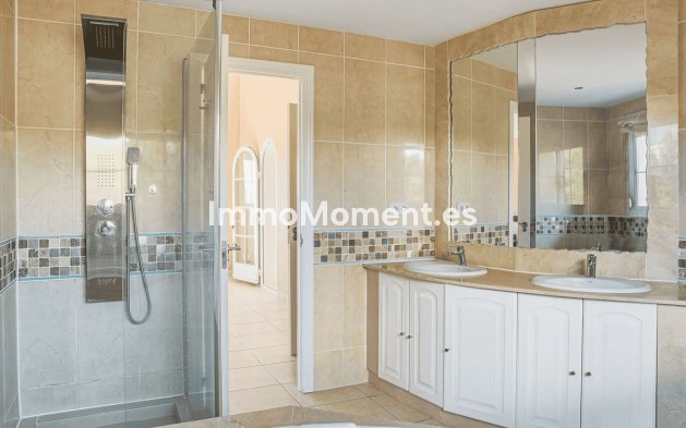 Resale - Villa - Estepona - Estepona Centro