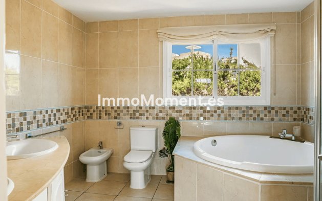 Resale - Villa - Estepona - Estepona Centro
