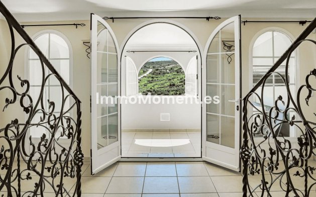 Resale - Villa - Estepona - Estepona Centro