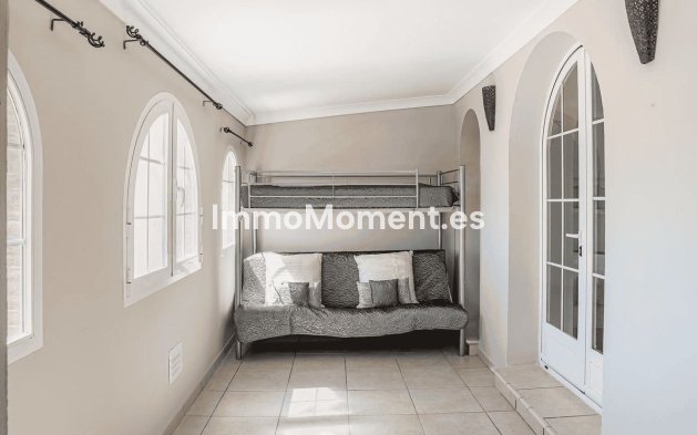 Resale - Villa - Estepona - Estepona Centro