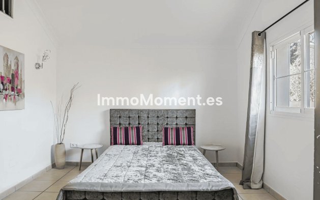 Resale - Villa - Estepona - Estepona Centro