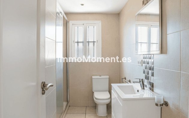 Resale - Villa - Estepona - Estepona Centro