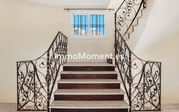 Resale - Villa - Estepona - Estepona Centro