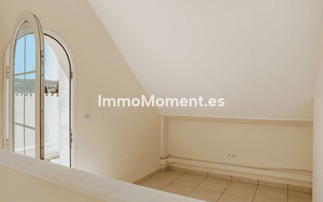 Resale - Villa - Estepona - Estepona Centro