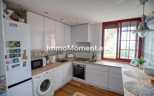 Resale - Apartment - Estepona - Estepona Centro