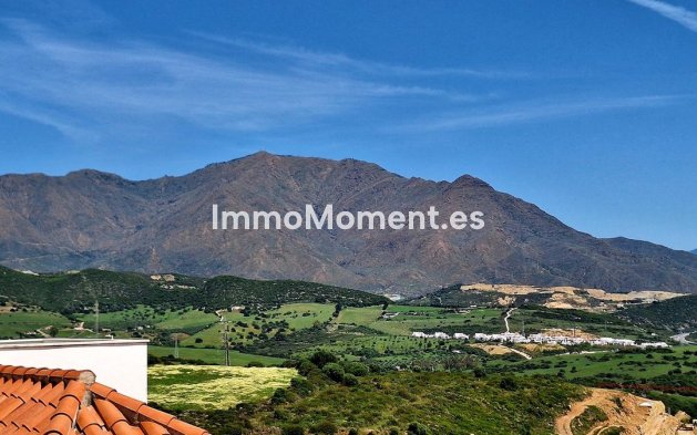 Resale - Apartment - Casares - Doña Julia