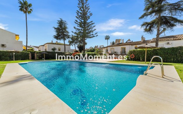 Resale - Townhouse - Estepona - Estepona Centro