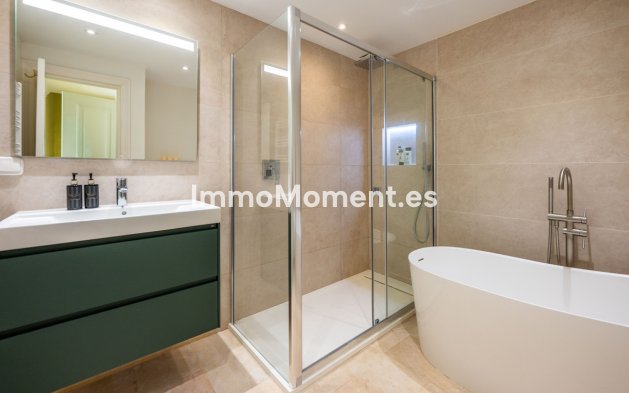 Bestaande woning - Geschakelde woning - Marbella - Nueva Andalucía