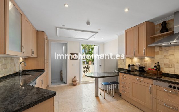 Wiederverkauf - Wohnung - Marbella - Nueva Andalucía