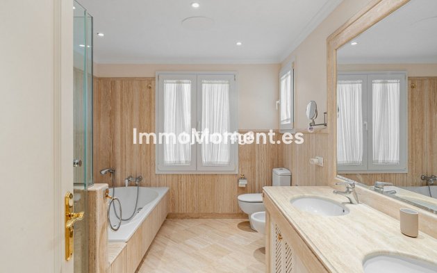 Wiederverkauf - Wohnung - Marbella - Nueva Andalucía