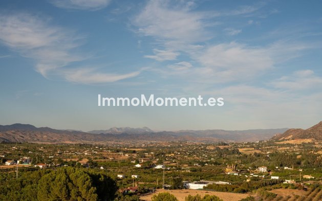 Resale - Villa - Inland  - Alhaurín el Grande Centro