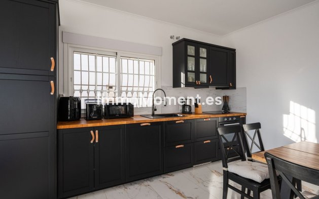 Resale - Villa - Inland  - Alhaurín el Grande Centro