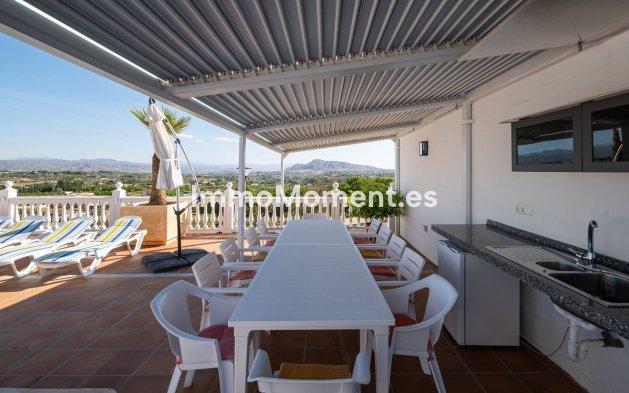 Resale - Villa - Inland  - Alhaurín el Grande Centro