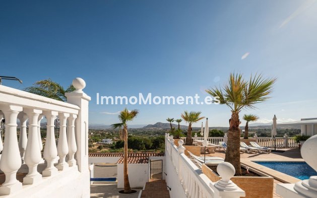 Resale - Villa - Inland  - Alhaurín el Grande Centro