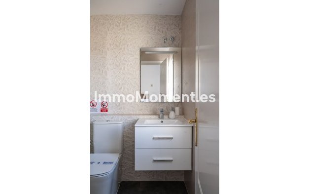 Resale - Villa - Inland  - Alhaurín el Grande Centro
