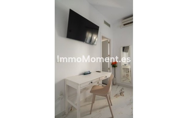 Resale - Villa - Inland  - Alhaurín el Grande Centro