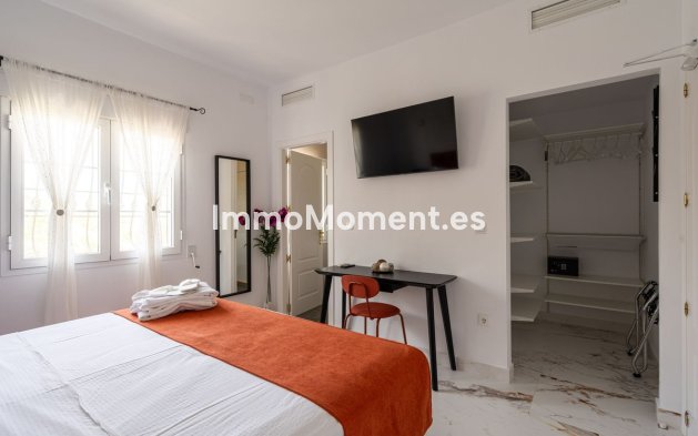 Resale - Villa - Inland  - Alhaurín el Grande Centro